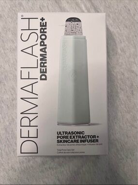New Dermaflash Ultrasonic Pore Extractor + Skincare Infuser in Light Green